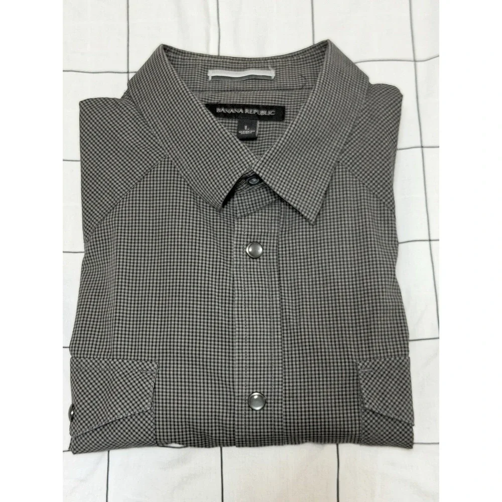 Banana Republic Men's Button Down Dress Shirt Size Large Gray Check Snap Closure